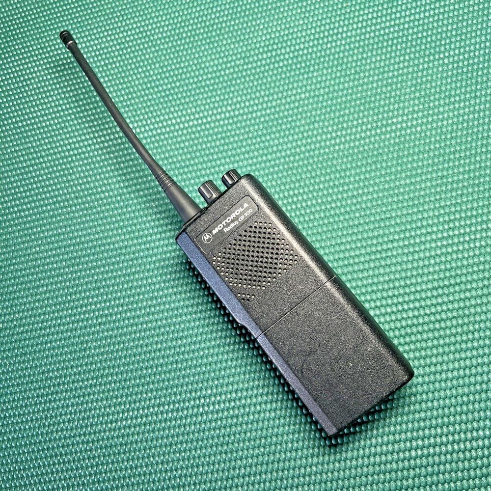 Motorola Radius GP300 UHF 2-Way Radio model P94YPC20C2AA